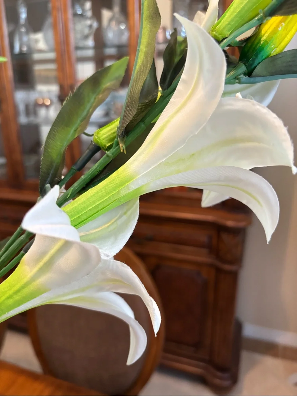 Elegant White Lily bouquet